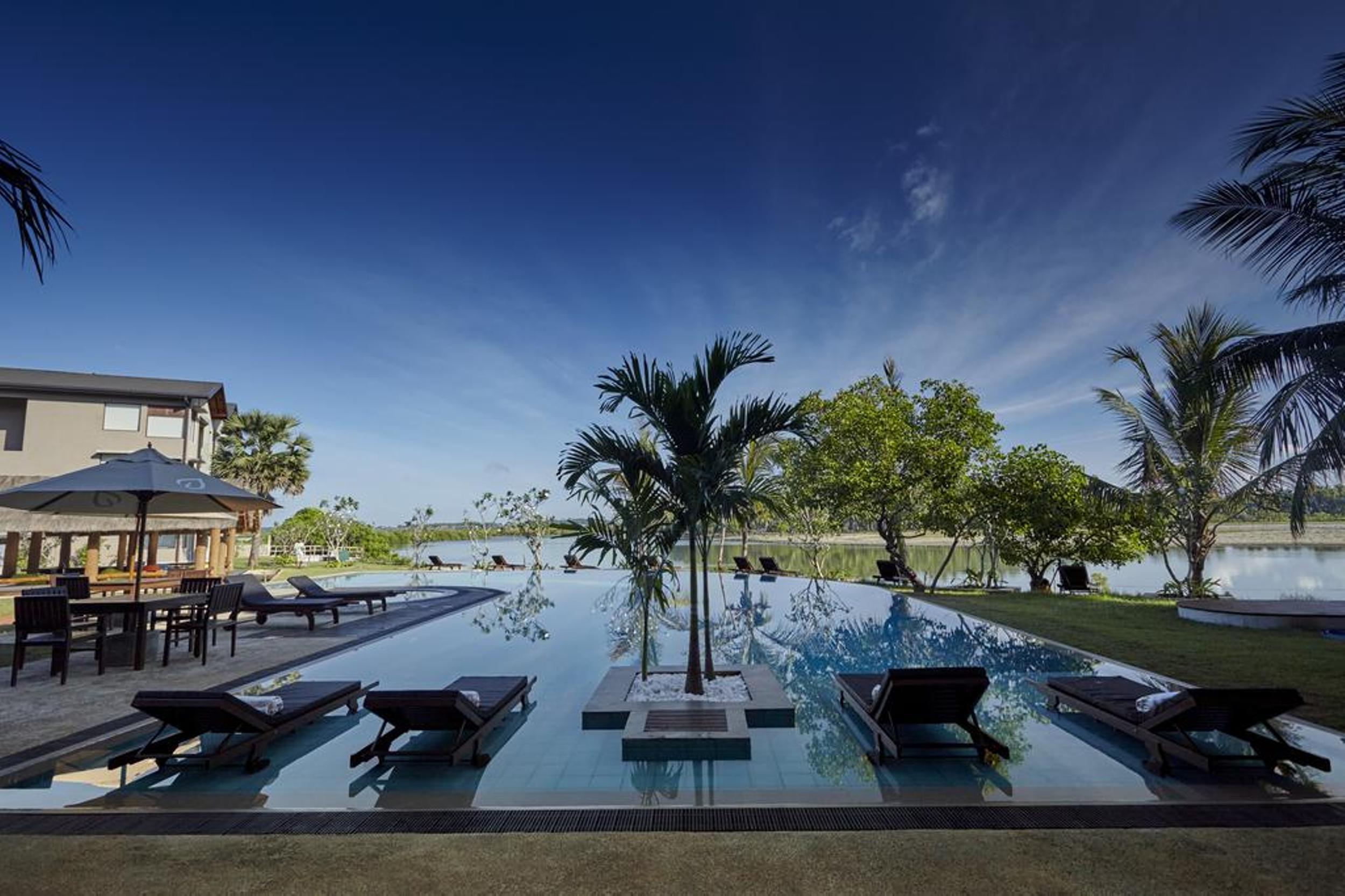 Amaranthe Bay Resort & Spa Тринкомале Екстериор снимка