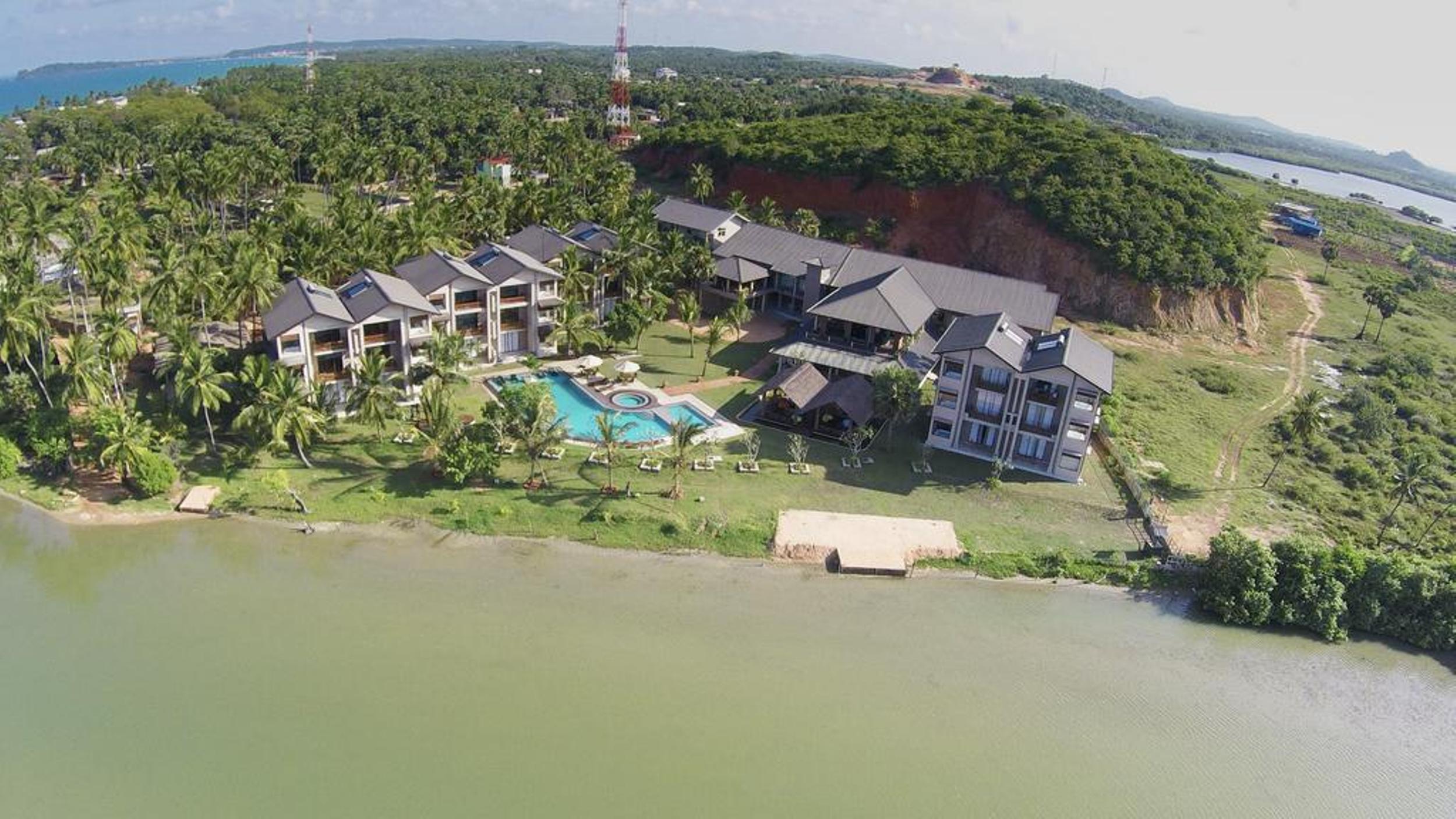 Amaranthe Bay Resort & Spa Тринкомале Екстериор снимка