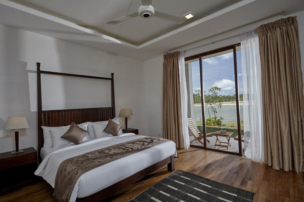 Amaranthe Bay Resort & Spa Тринкомале Екстериор снимка
