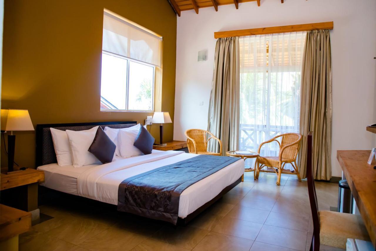 Amaranthe Bay Resort & Spa Тринкомале Екстериор снимка
