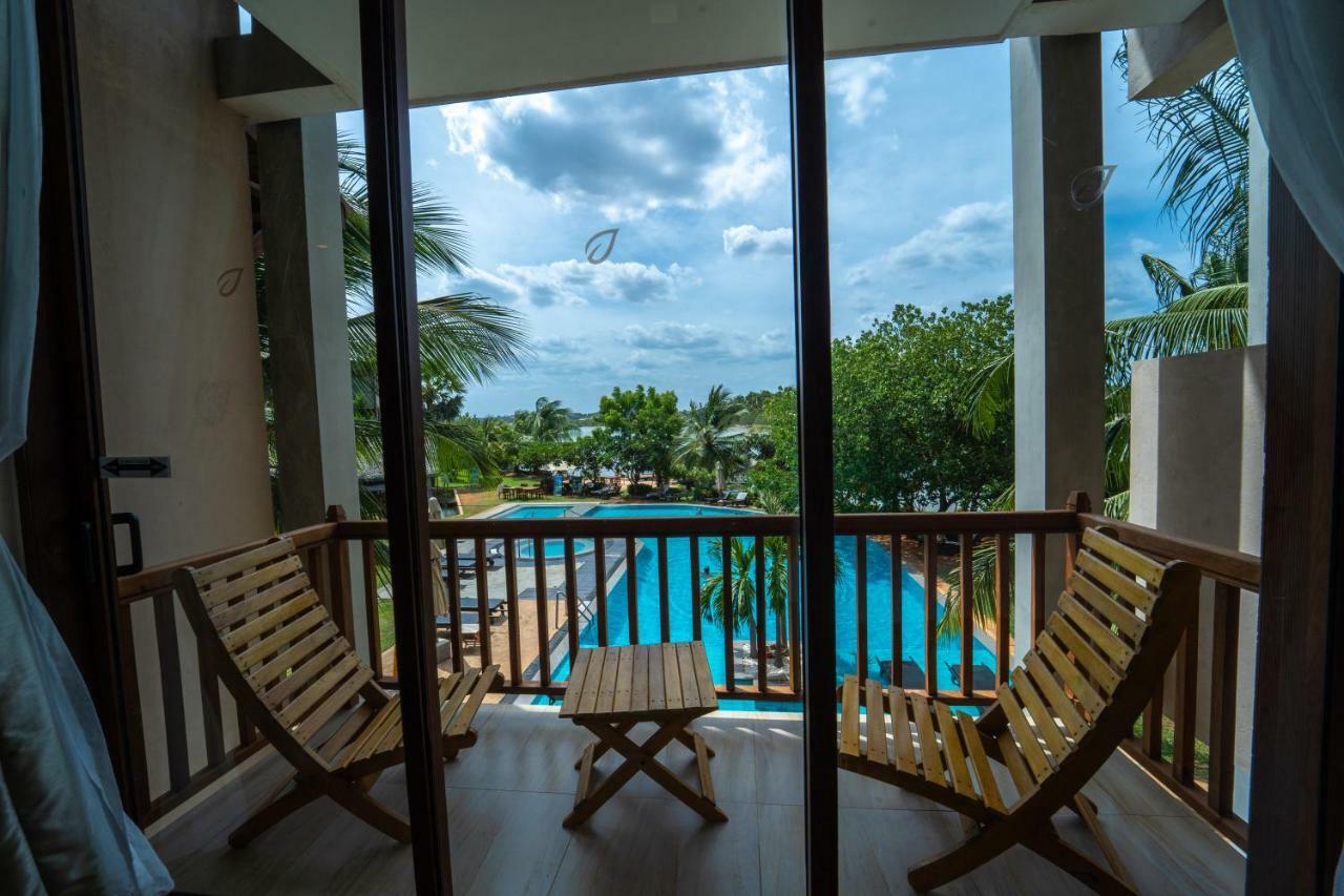 Amaranthe Bay Resort & Spa Тринкомале Екстериор снимка