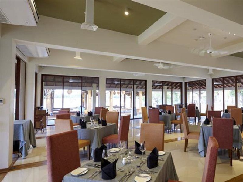 Amaranthe Bay Resort & Spa Тринкомале Екстериор снимка